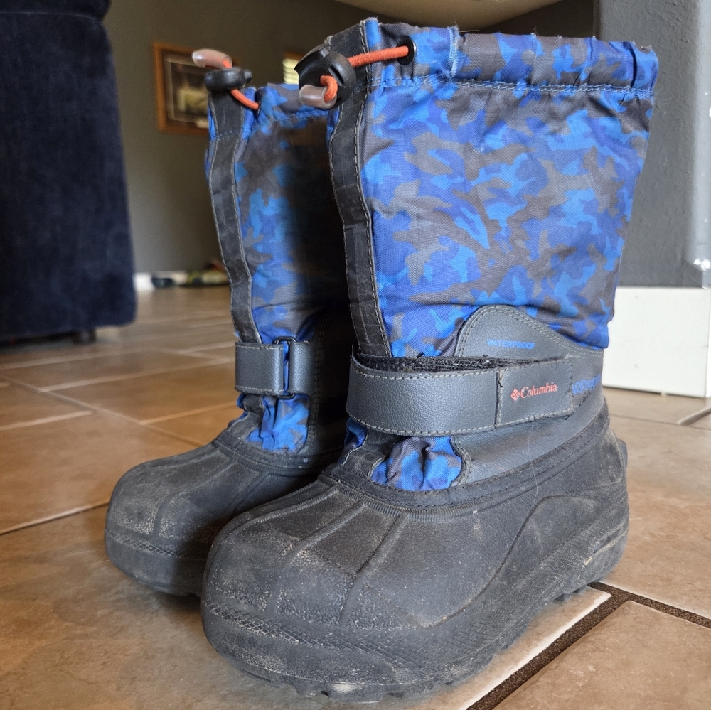 Columbia Boys Blue and Black Winter Boots